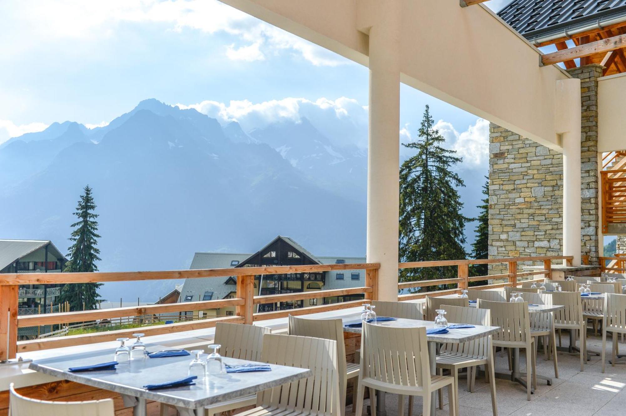 Villages Clubs Du Soleil - Oz En Oisans Oz 外观 照片